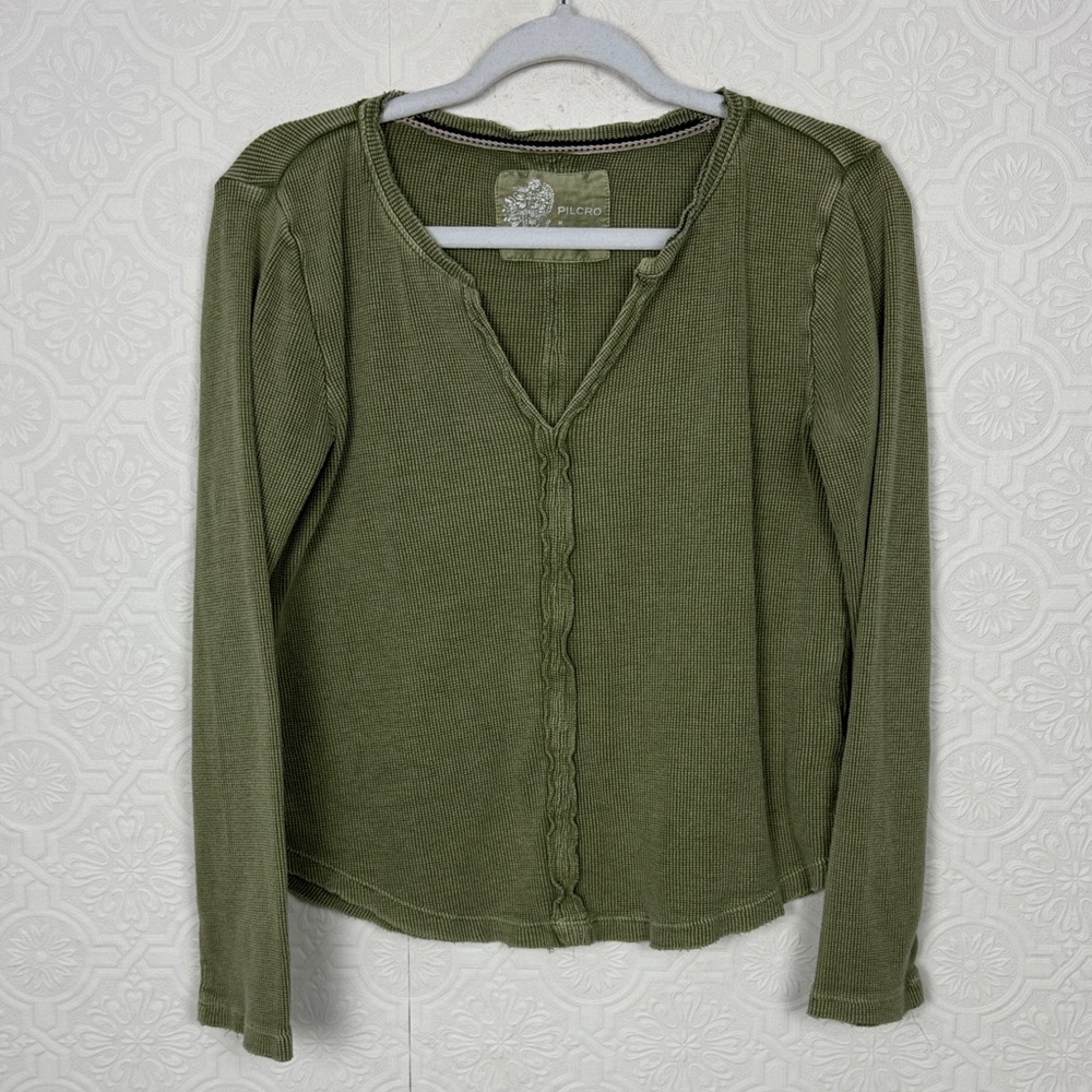 Pilcro Anthropologie Green Waffle Knit Henley Top‎ Medium Long Sleeve Raw Hem